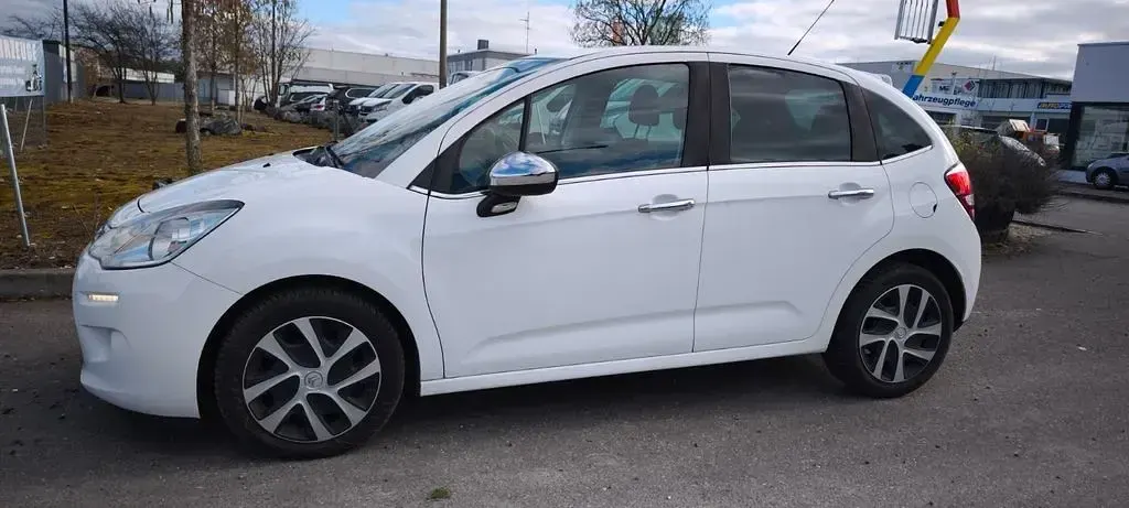 Gebraucht Citroën C3 SELECTION 92 PS (67 kW) 2014 Weiß Limousine