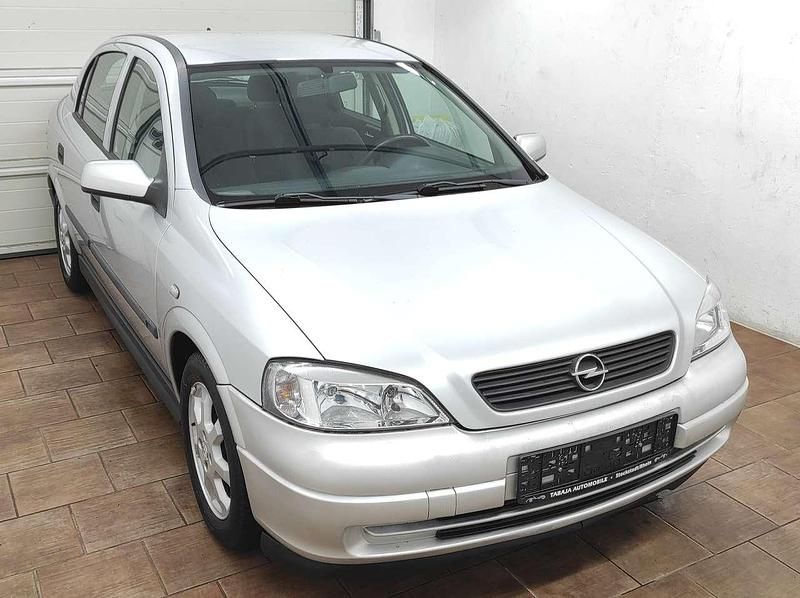 Gebraucht Opel Astra 84 PS (61 kW) 2002 Silber Limousine