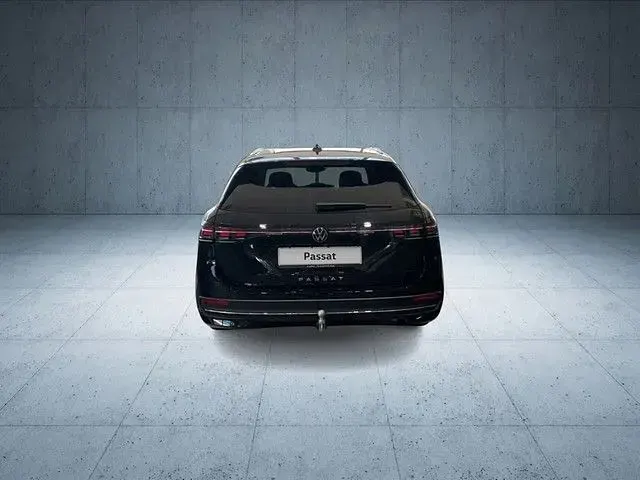 Neu VW Passat Business 150 PS (110 kW) 2025 Grenadillschwarz metallic Kombi