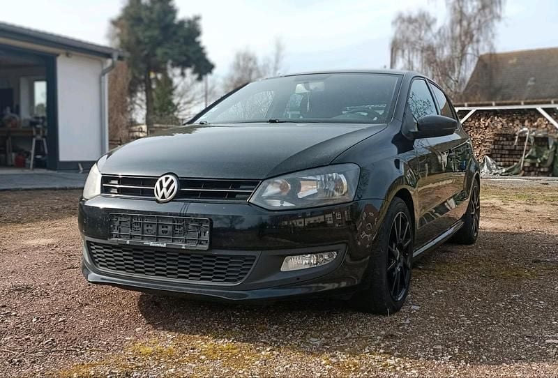 Gebraucht VW Polo Black Edition 60 PS (44 kW) 2014 Schwarz Limousine
