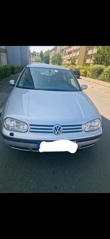 Silber Gebraucht 2001 VW Golf IV Comfortline Kleinwagen | 1.500 € (Superpreis) - Bild 1/4