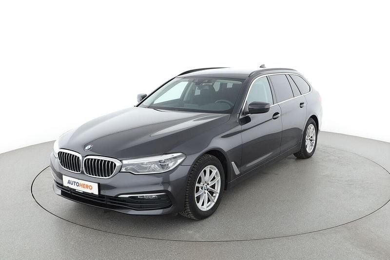 Grau Gebraucht 2019 BMW 520 Kombi | 24.050 € (Fairer Preis) - Bild 1/3