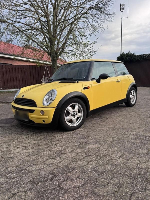 Usado Mini ONE 90 HP (66 kW) 2002 Amarelo Citadino