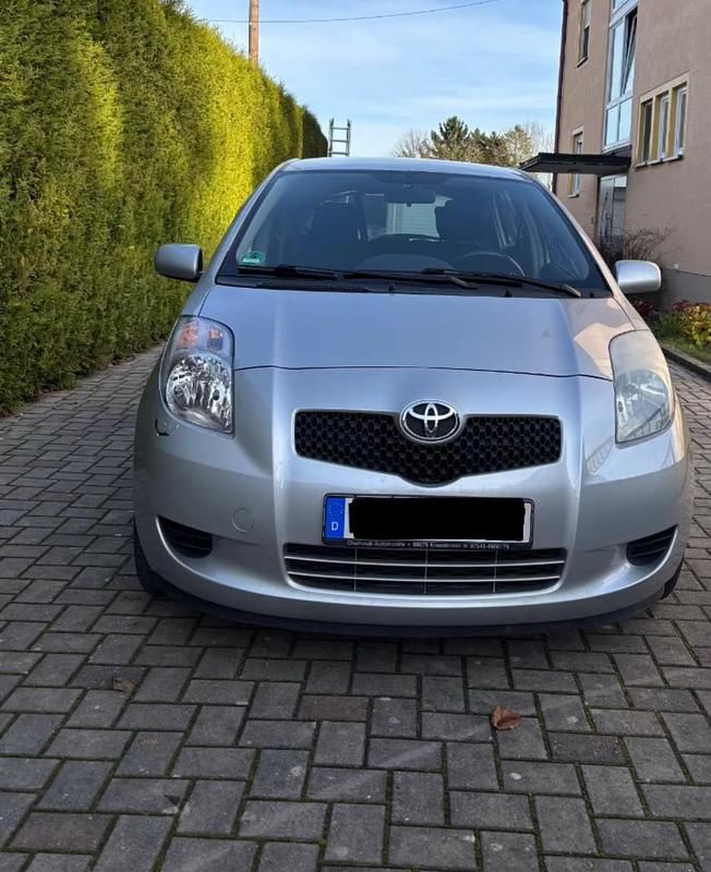 Gebraucht Toyota Yaris Executive 87 PS (63 kW) 2007 Grau Kleinwagen