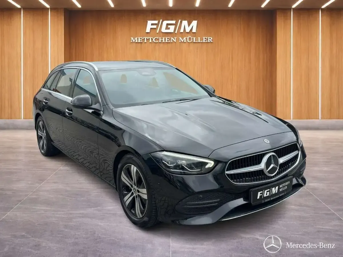 Gebraucht Mercedes C200 Avantgarde 204 PS (150 kW) 2022 Lack obsidianschwarz Kombi