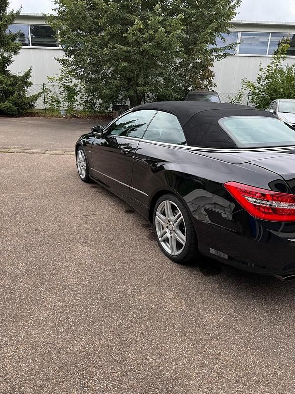 Gebraucht Mercedes E350 265 PS (194 kW) 2012 Schwarz Cabrio