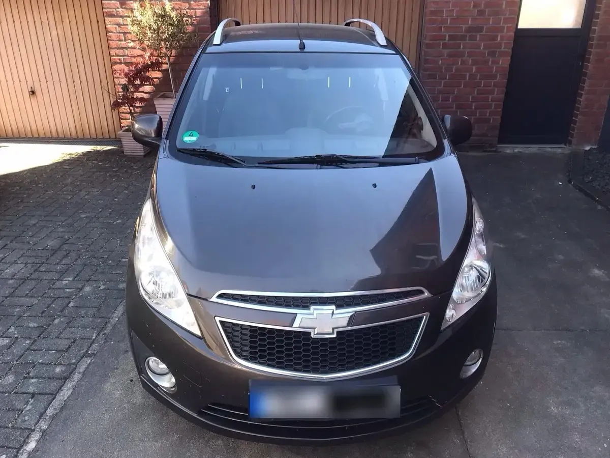 Second-hand Chevrolet Spark 82 CP (60 kW) 2011 Maro Hatchback