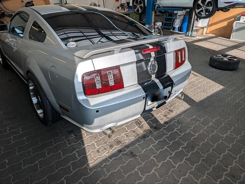 Gebraucht Ford Mustang GT 305 PS (224 kW) 2008 Silber Coupé