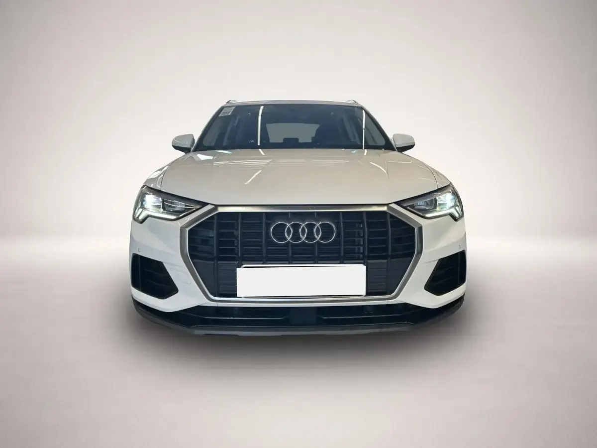 Gebraucht Audi Q3 Ambiente 150 PS (110 kW) 2023 Manufacturer SUV