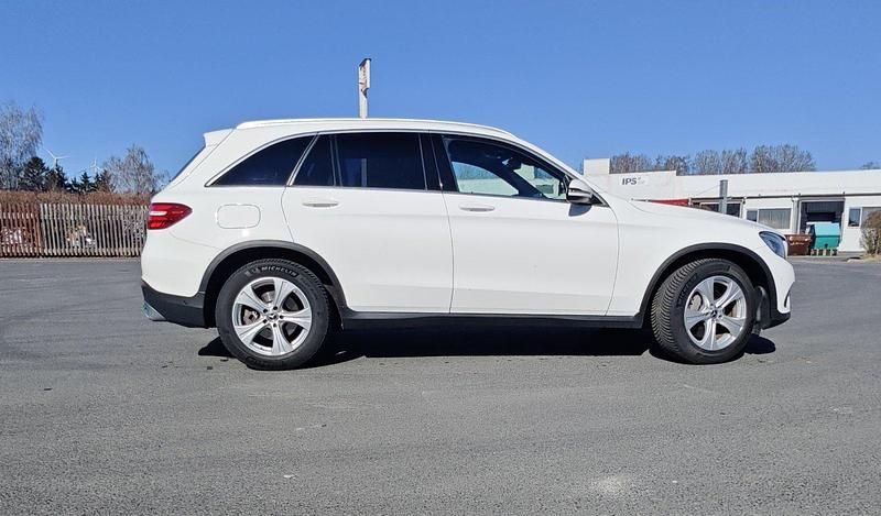 Gebraucht Mercedes GLC250 204 PS (150 kW) 2018 Weiß SUV