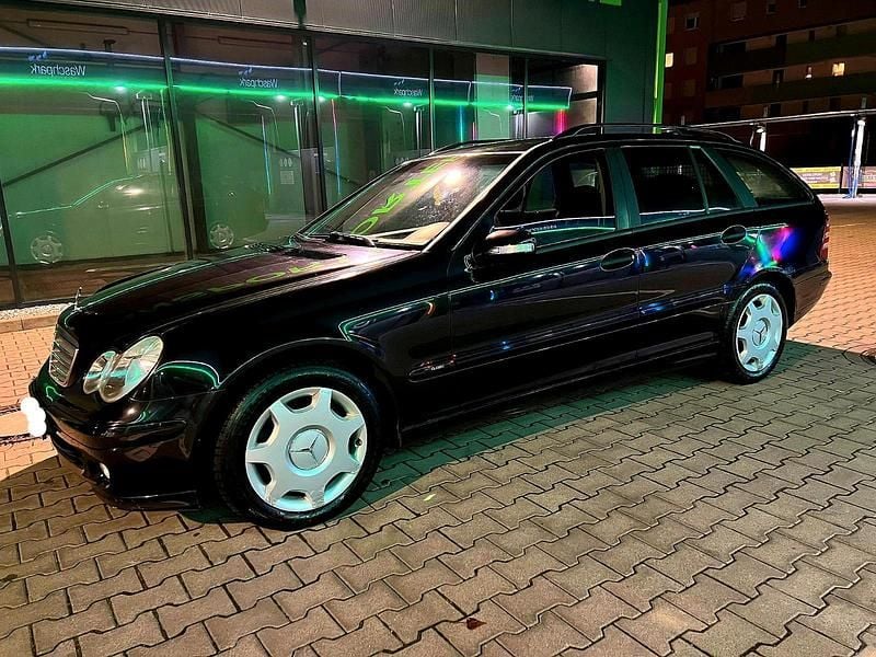 Gebraucht Mercedes C220 150 PS (110 kW) 2004 Schwarz Kombi