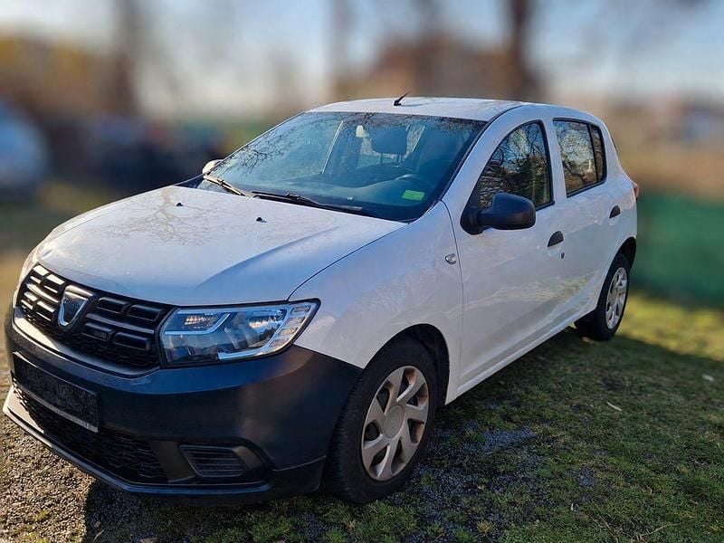 Gebraucht Dacia Sandero 73 PS (53 kW) 2017 Weiß Limousine