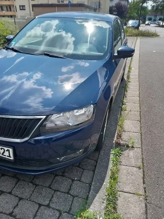 Gebraucht Skoda Rapid Cool Edition 90 PS (66 kW) 2018 Blau Kleinwagen