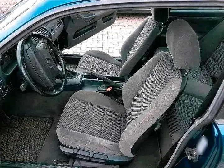 Gebraucht BMW 318 140 PS (102 kW) 1993 Blau Coupé