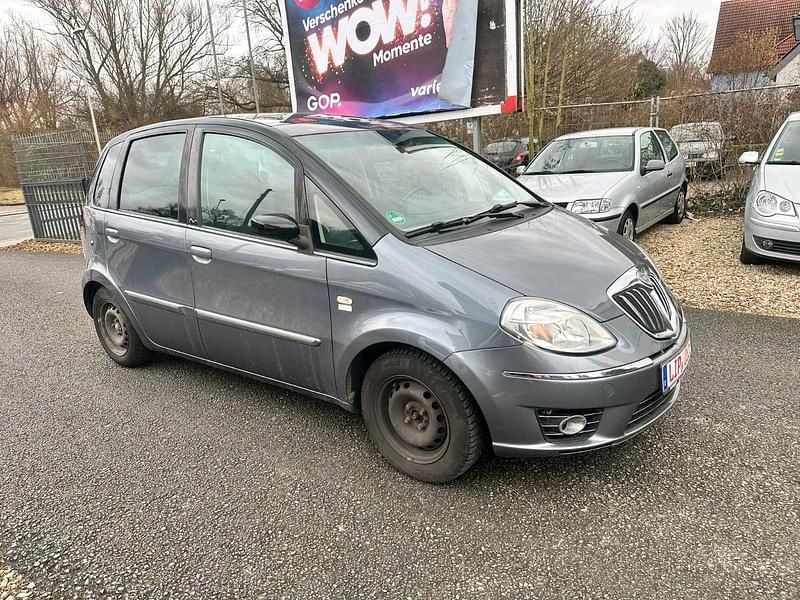 Gebraucht Lancia Musa 95 PS (69 kW) 2009 Grau Van / Kleinbus