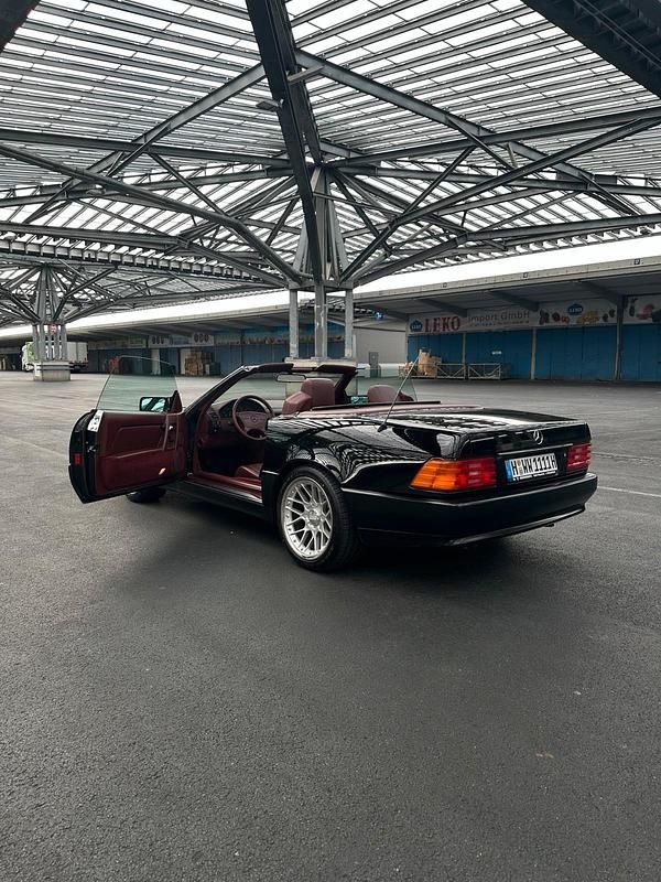 Schwarz Gebraucht 1992 Mercedes SL300 Cabrio | 19.800 € - Bild 1/4