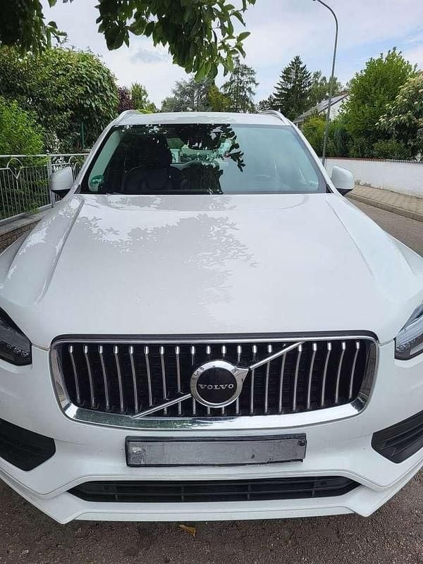 Weiß Gebraucht 2020 Volvo XC90 Momentum SUV | 40.000 € (Guter Preis) - Bild 1/4