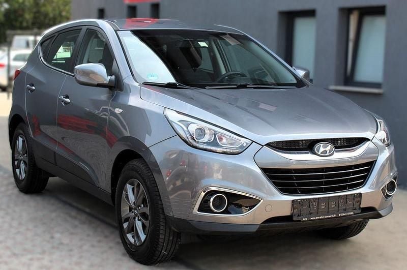 Grau Gebraucht 2013 Hyundai ix35 Classic SUV | 7.990 € (Fairer Preis) - Bild 1/4