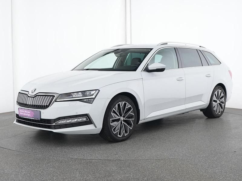 Moon weiss Gebraucht 2020 Skoda Superb LAURIN & KLEMENT Kombi | 19.518 € (Guter Preis) - Bild 1/4