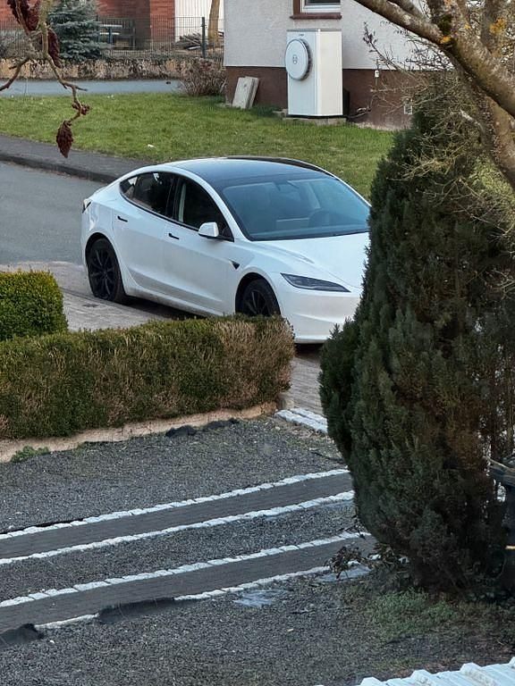 Gebraucht Tesla Model 3 RWD 208 kW (283 PS) 2023 Weiß Limousine