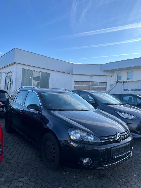 Deep black pearlescent (metallic) Gebraucht 2010 VW Golf VI Highline Kombi | 4.000 € (Superpreis) - Bild 1/4