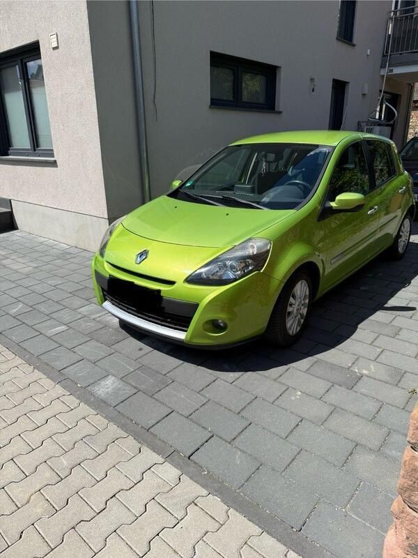 Grün Gebraucht 2009 Renault Clio II Expression Kleinwagen | 3.299 € (Etwas zu teuer) - Bild 1/4