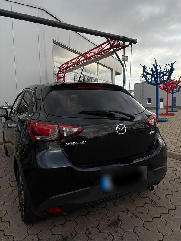 Gebraucht Mazda 2 Exclusive-Line 90 PS (66 kW) 2016 Schwarz Limousine