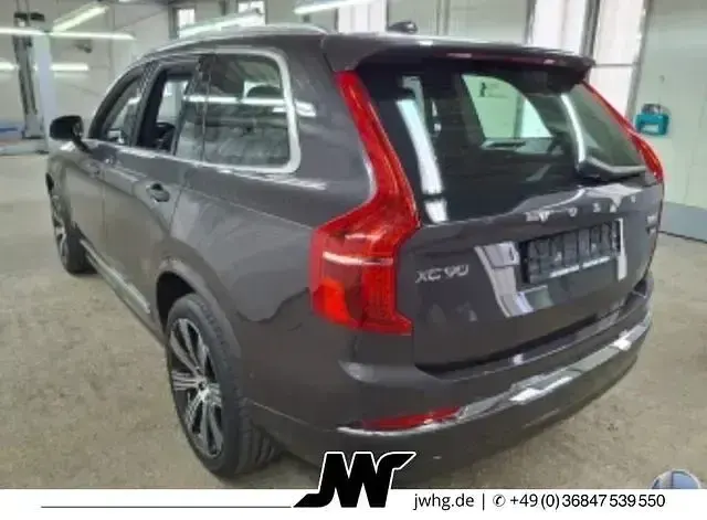 Gebraucht Volvo XC90 Plus 235 PS (172 kW) 2023 Platinum grey / metallic SUV
