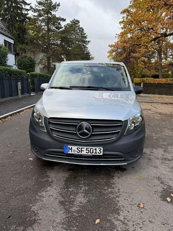 Silber Gebraucht 2021 Mercedes Vito Van / Kleinbus | 27.000 € (Superpreis) - Bild 1/4