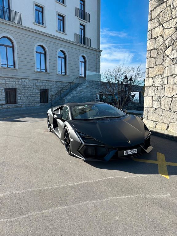 Gebraucht Lamborghini Revuelto 1016 PS (747 kW) 2024 Schwarz Coupé