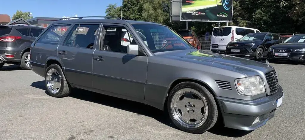 Gebraucht Mercedes 300 Sportline 150 PS (110 kW) 1995 Silber Limousine