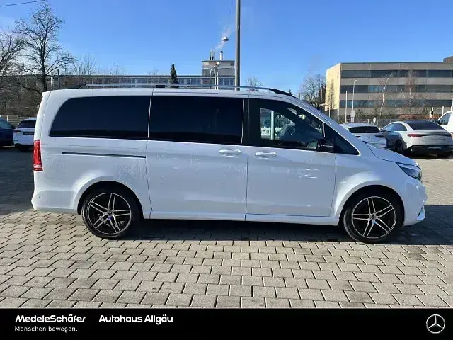 Gebraucht Mercedes V300 Avantgarde 237 PS (174 kW) 2024 Bergkristallweiß Van / Kleinbus