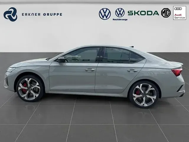 Neu Skoda Octavia RS 265 PS (194 kW) 2026 Steelgrau Limousine