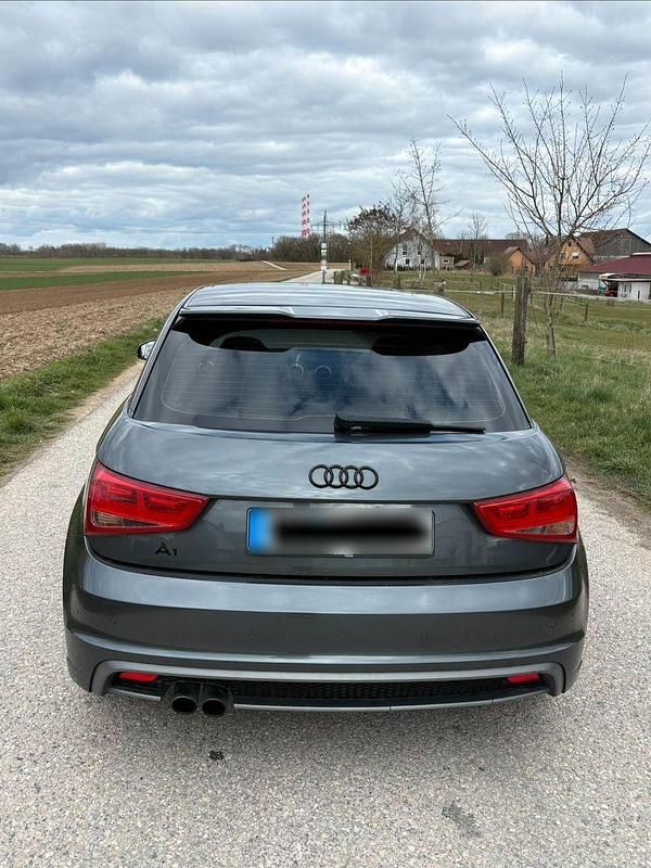 Gebraucht Audi A1 S-Line 185 PS (136 kW) 2013 Grau Kleinwagen