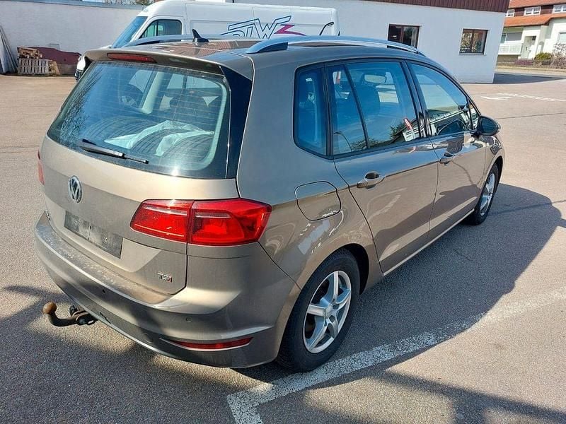 Gebraucht VW Golf Comfortline 125 PS (91 kW) 2017 Gold SUV