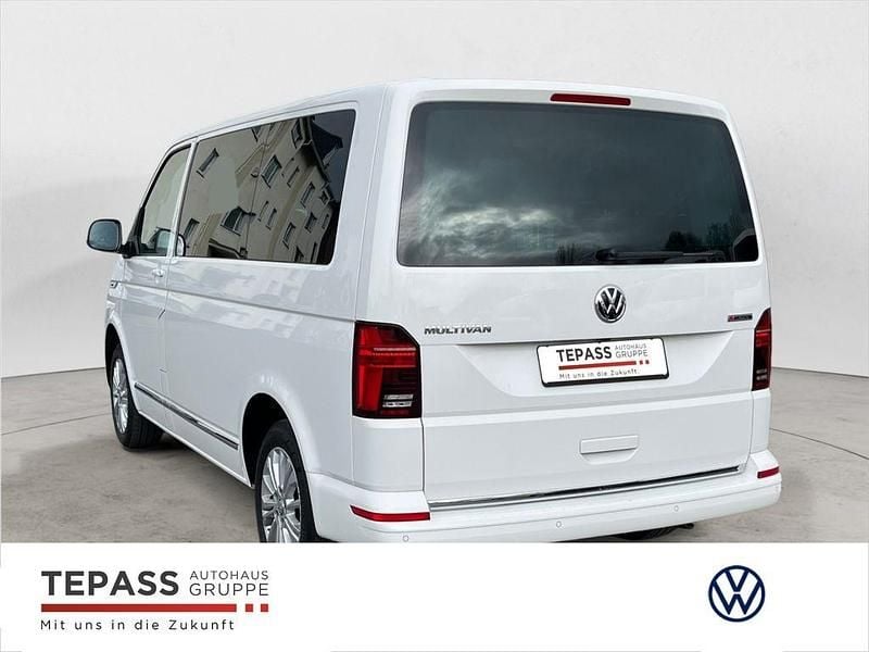 Gebraucht VW Multivan Generation Six 150 PS (110 kW) 2021 Weiß Van / Kleinbus