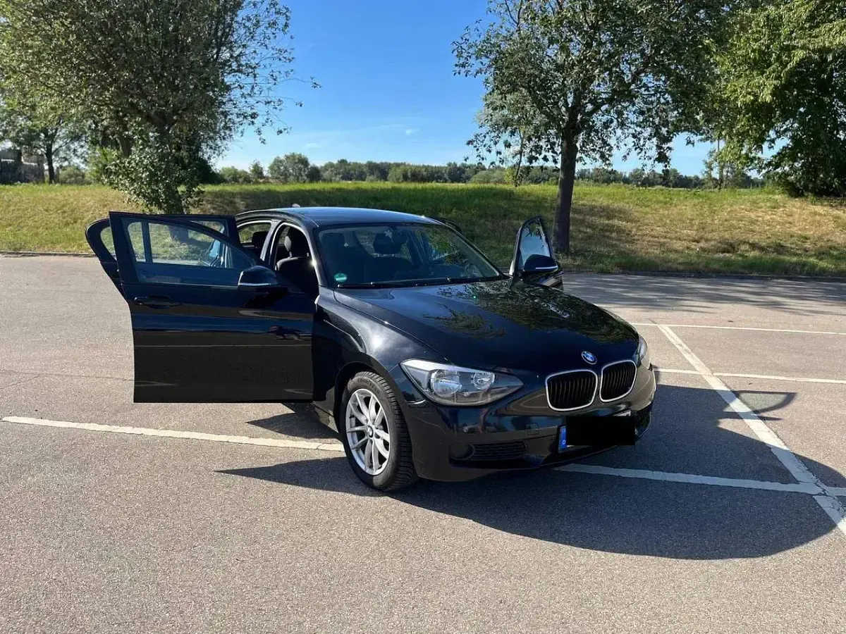 Gebraucht BMW 116 Urban Line 116 PS (85 kW) 2013 Schwarz Kleinwagen
