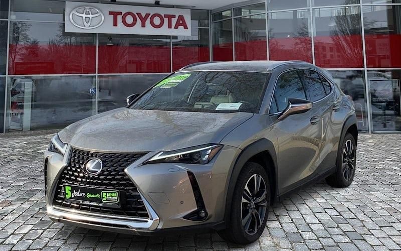 Gebraucht Lexus UX 250h 184 PS (135 kW) 2023 Weiß SUV