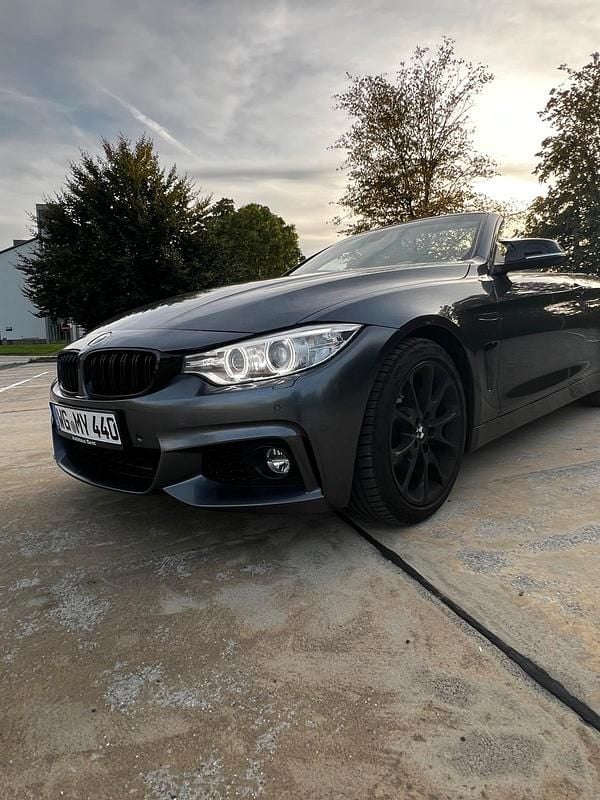 Grau Gebraucht 2016 BMW 440 M Sport Cabrio | 25.700 € (Superpreis) - Bild 1/4