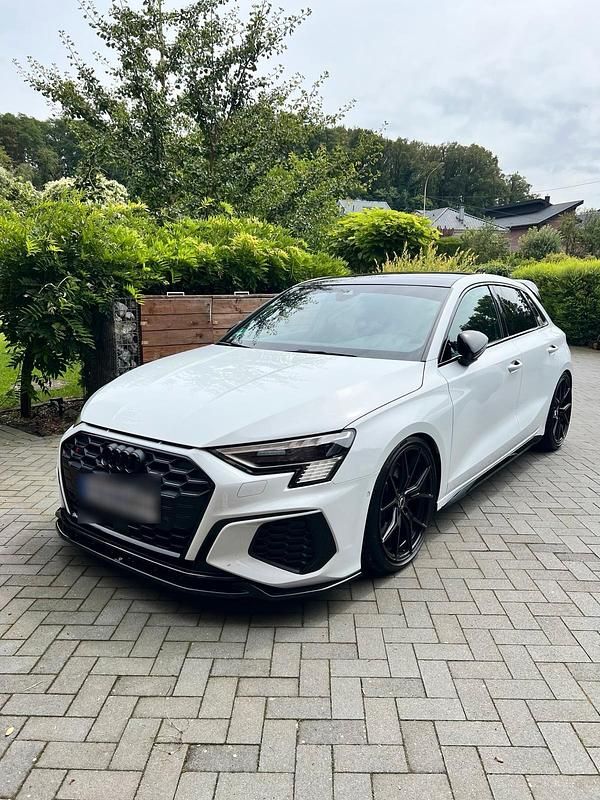 Weiß Gebraucht 2021 Audi S3 Design Limousine | 34.490 € (Fairer Preis) - Bild 1/4