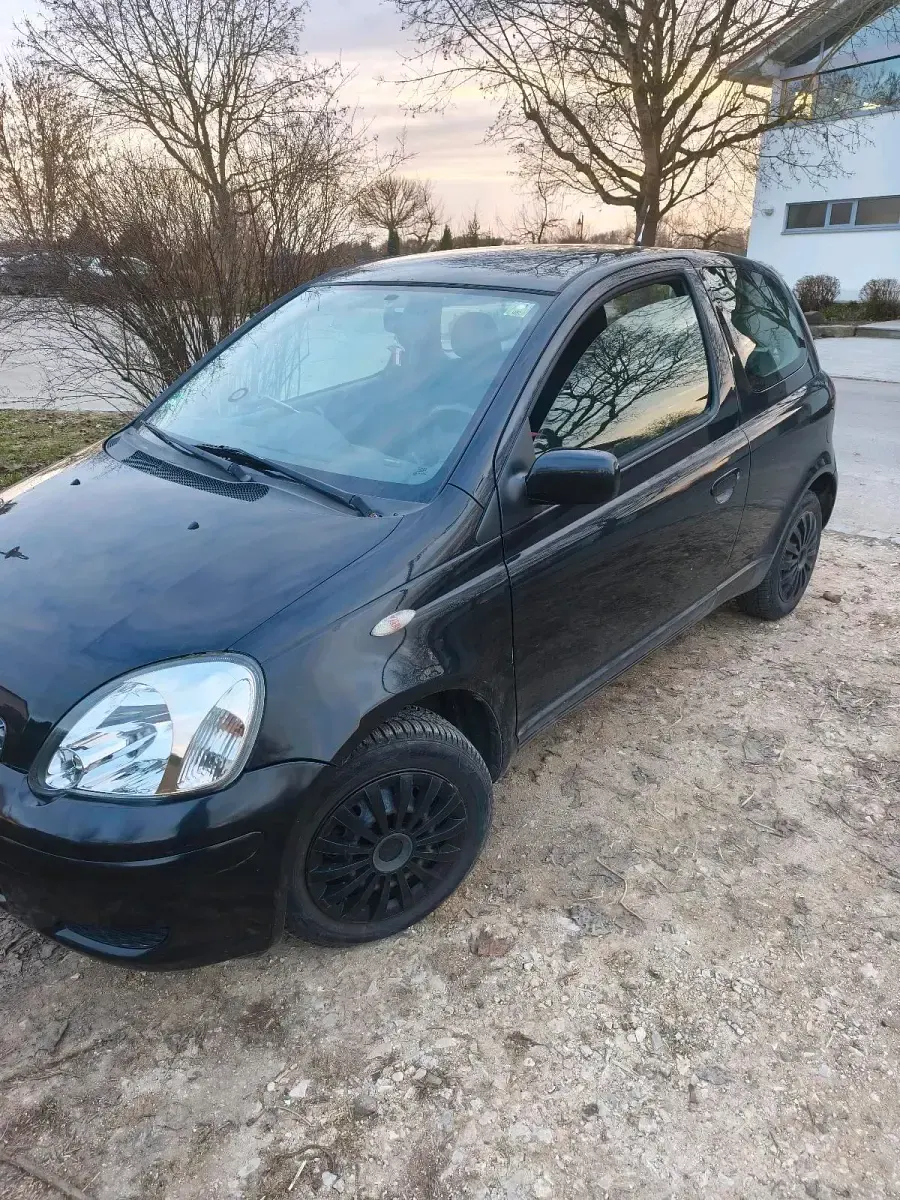 Gebraucht Toyota Yaris 65 PS (47 kW) 2005 Schwarz Kleinwagen