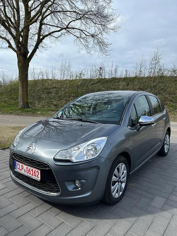 Gebraucht Citroën C3 SELECTION 95 PS (69 kW) 2012 Grau Limousine