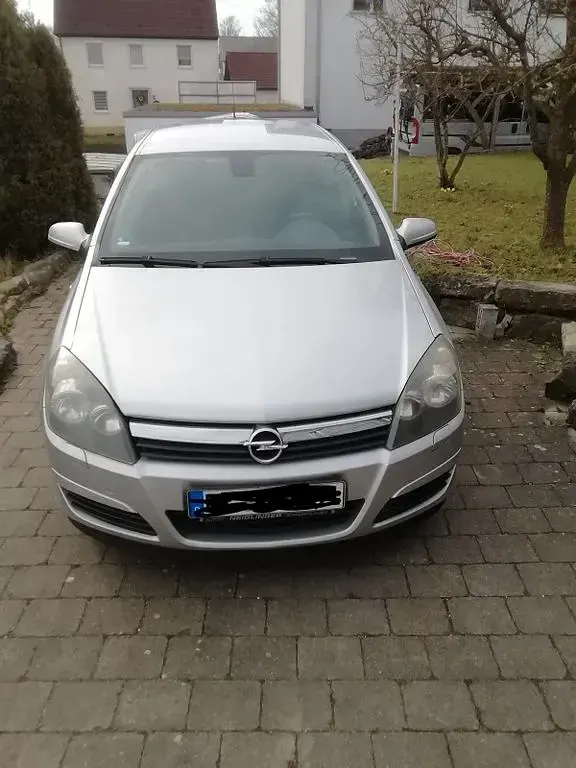 Gebraucht Opel Astra 105 PS (77 kW) 2005 Silber Limousine