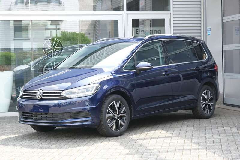 Atlantik blau metallic Neu 2025 VW Touran Edition Van / Kleinbus | 35.950 € - Bild 1/4
