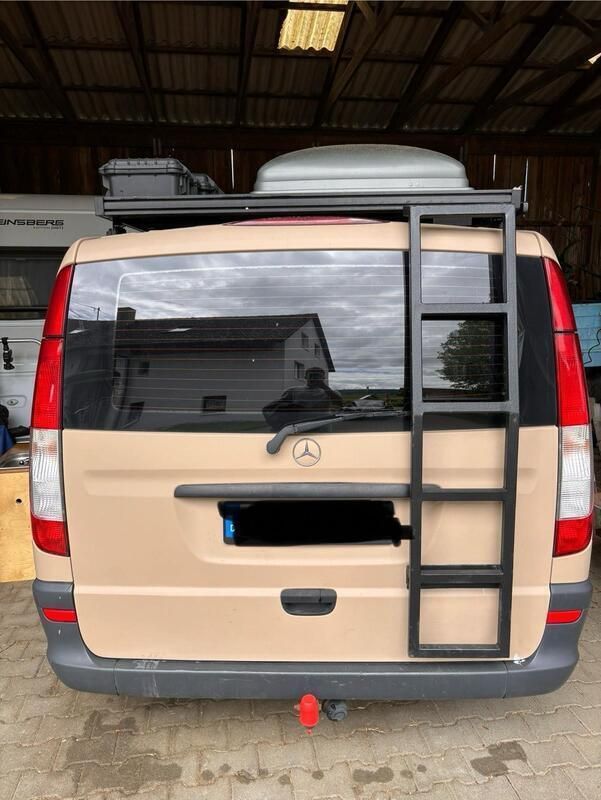 Beige Gebraucht 2006 Mercedes Vito Van / Kleinbus | 12.000 € - Bild 1/4
