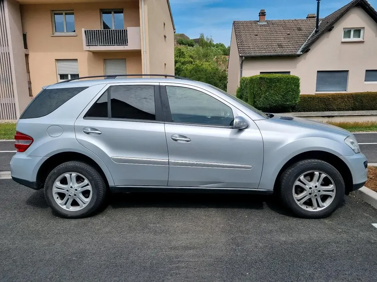 Gebraucht Mercedes ML320 224 PS (164 kW) 2007 Grau SUV