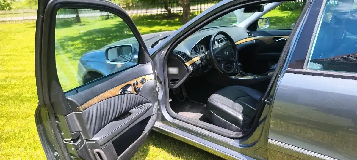 Gebraucht Mercedes E320 224 PS (164 kW) 2006 Grau Kombi