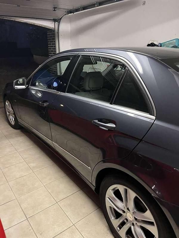 Gebraucht Mercedes E200 Avantgarde 163 PS (119 kW) 2011 Limousine