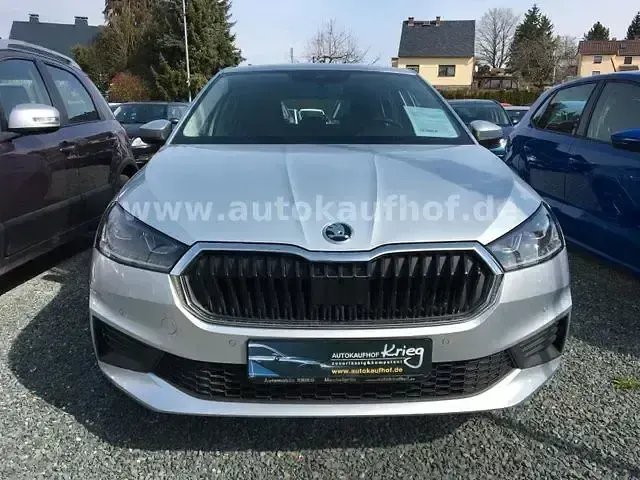 Gebraucht Skoda Fabia Tour 95 PS (69 kW) 2022 Silber Limousine