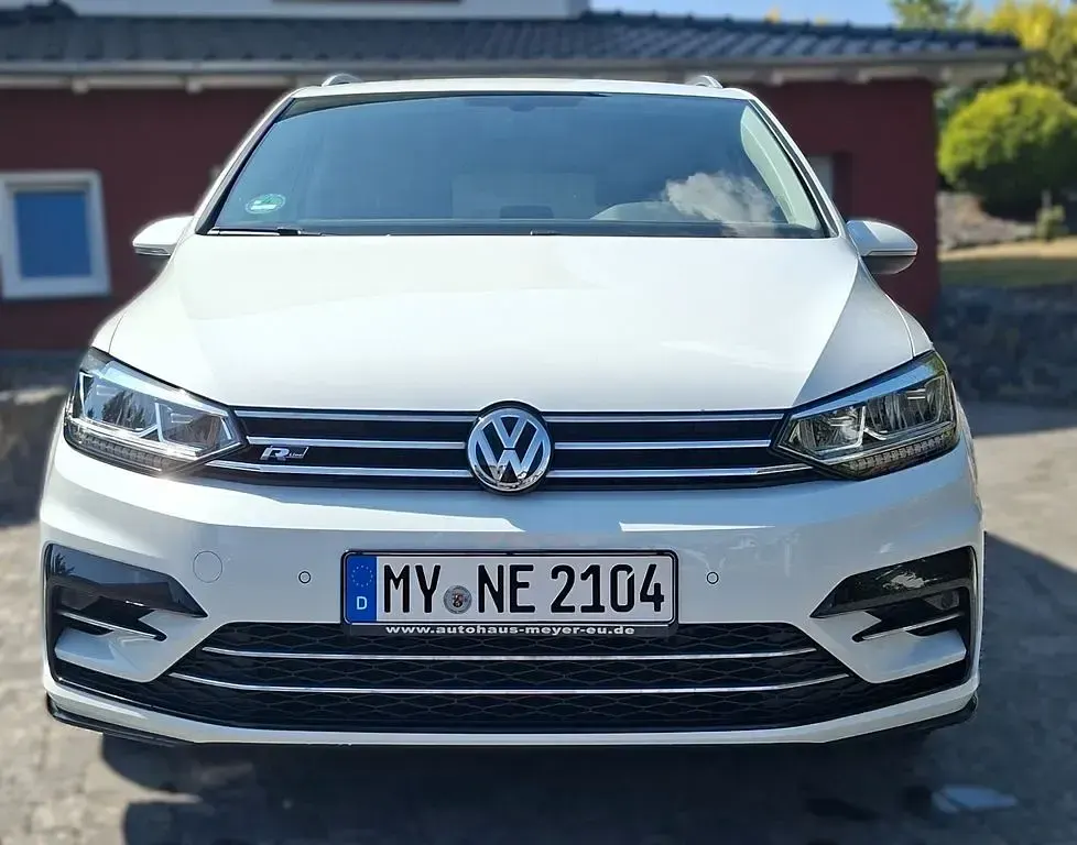 Gebraucht VW Touran Highline 150 PS (110 kW) 2020 Weiß Van / Kleinbus